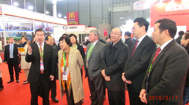 曲维枝会长出席2015国际半导体设备与材料展览大会并致辞