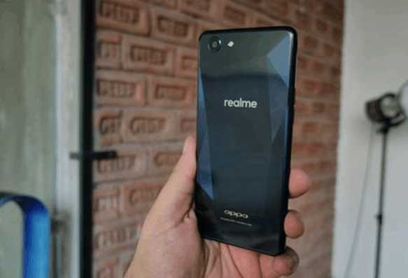 对标小米? OPPO发布全新子品牌手机Realme 1
