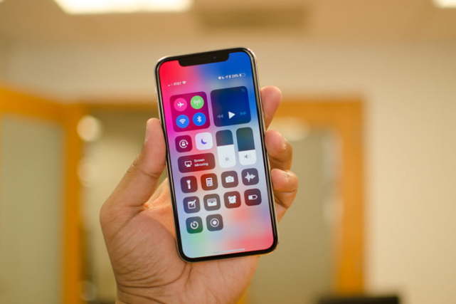 2019款iPhone传言汇总：取消齐刘海，增加三镜头