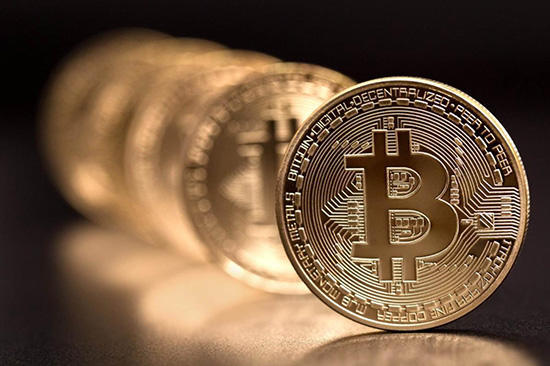 科技日报：比特币跌落神坛，区块链亟待“败虚火”