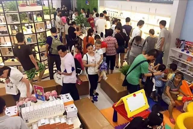 继马云的无人超市之后，刘强东强势进军实体，网友：差距太尴尬！