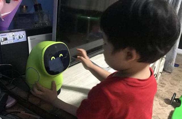 AI机器人正在改变中国父母的养娃方式