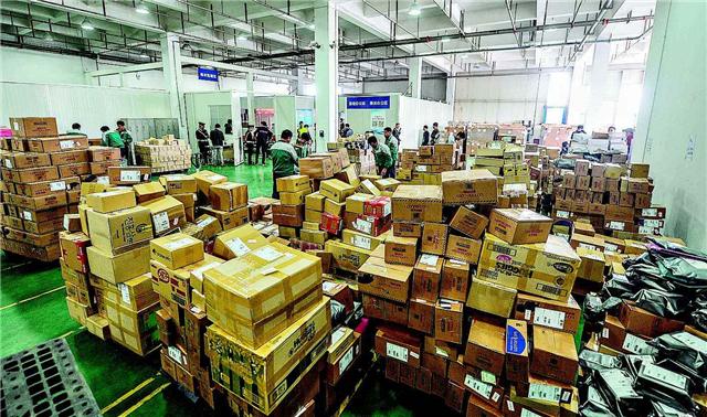 中国电商业冲出黑马！双11狂卖20万台苹果手机，和京东一脉相承