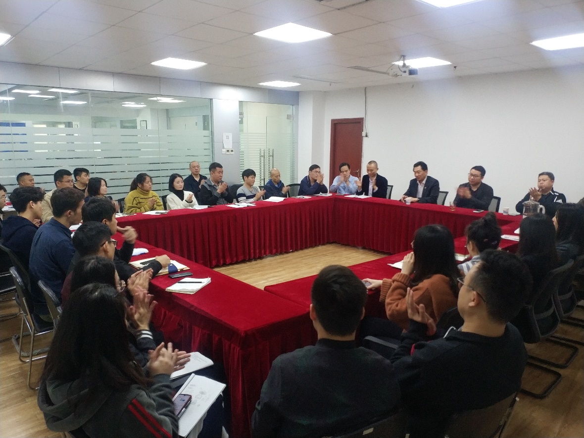 中国电子商会会长王宁赴消费保慰问一线员工