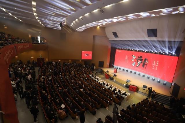 阿里脱贫要打造植物园？马云试喝新产品“MA沙棘”