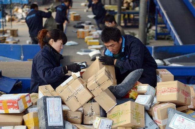 天猫、京东比拼快递不打烊 电商企业进入“年货模式