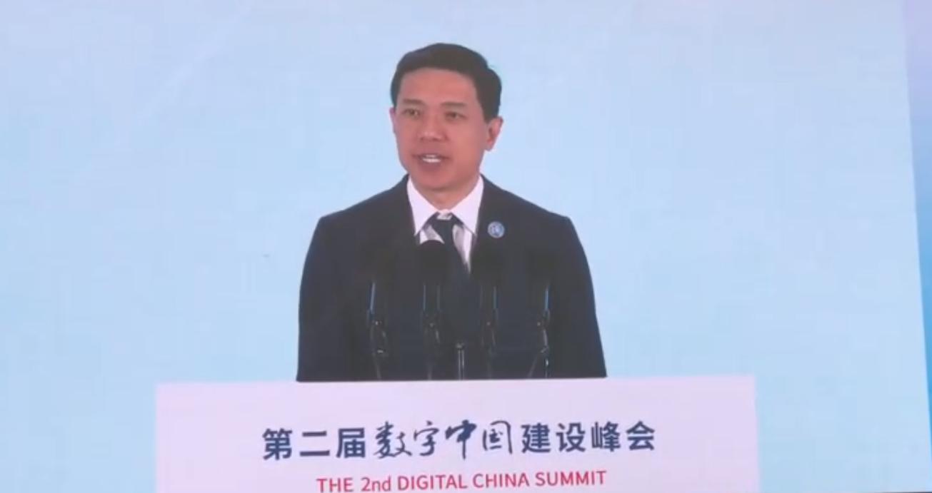 百度李彦宏:欲打造中国特色“智能盛宴”
