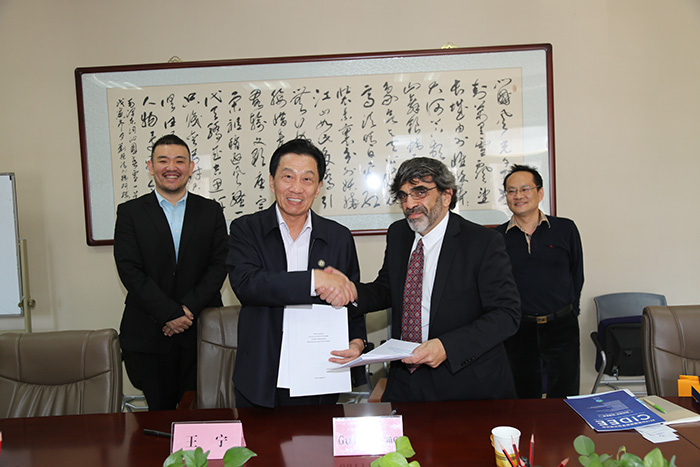 中国电子商会与阿根廷电子电器及照明行业协会（CADIEEL）签署战略合作备忘录