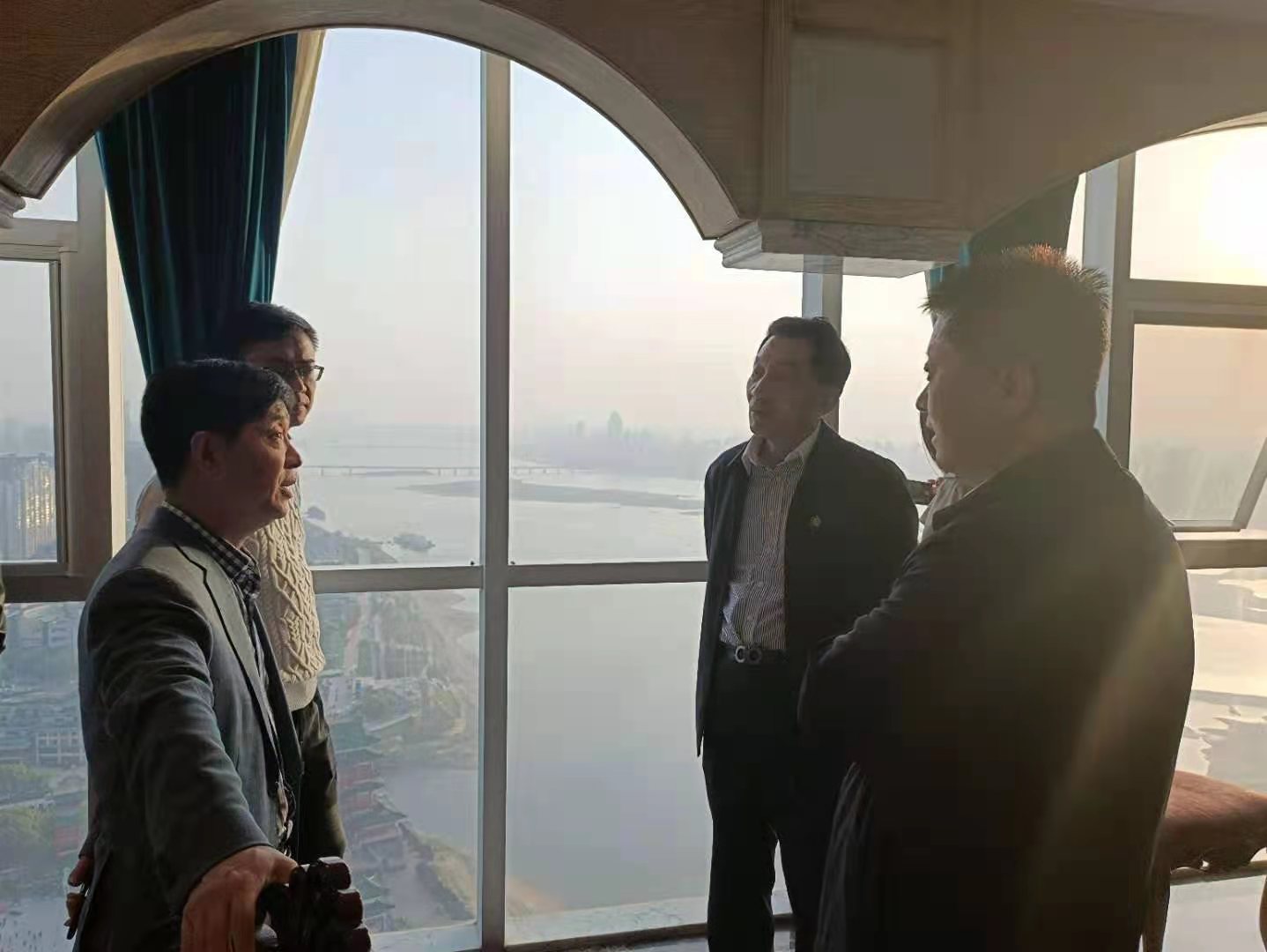 中国电子商会王宁会长一行到访江西省民营企业家协会