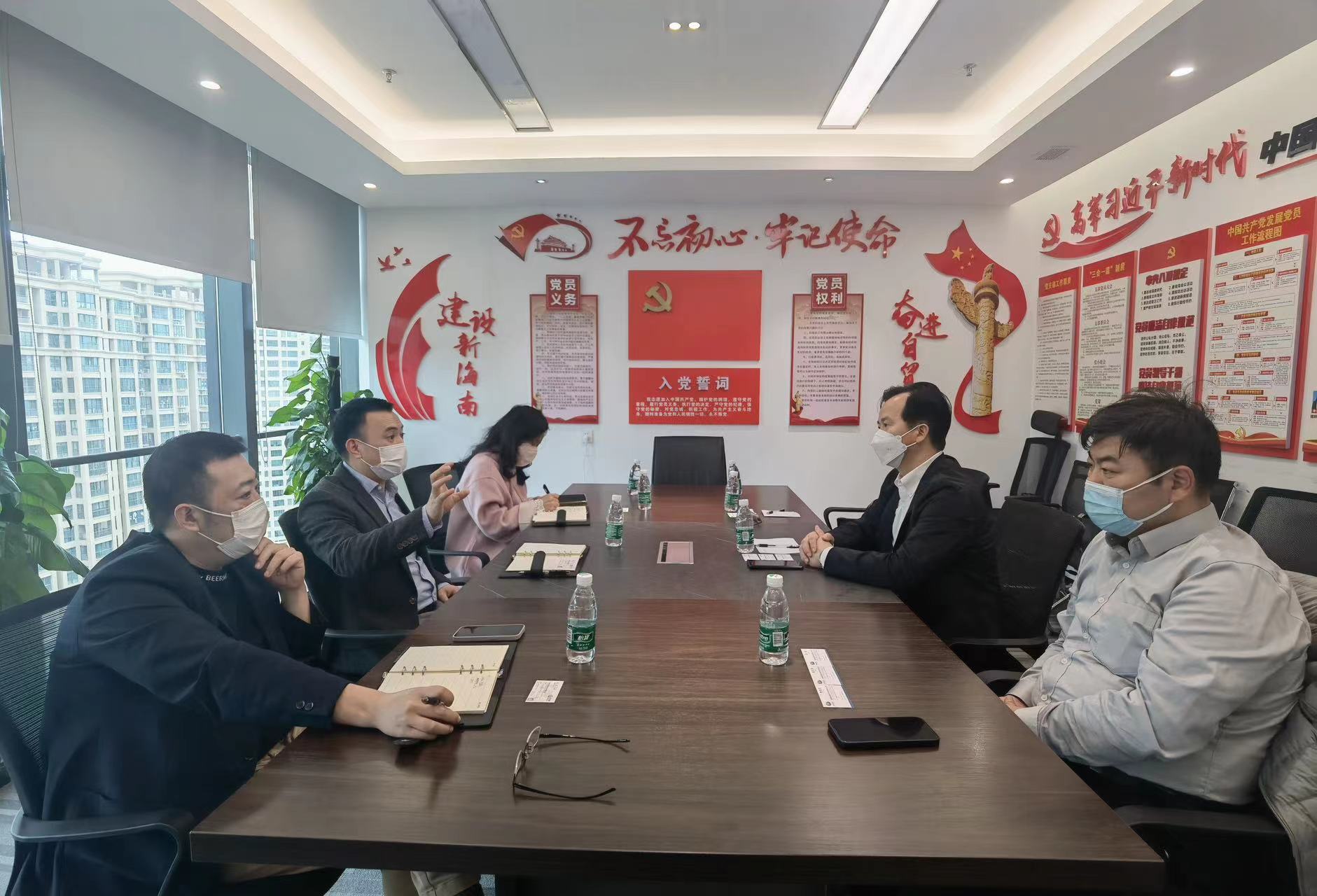 彭李辉一行到访海南海控国际贸易有限责任公司座谈交流