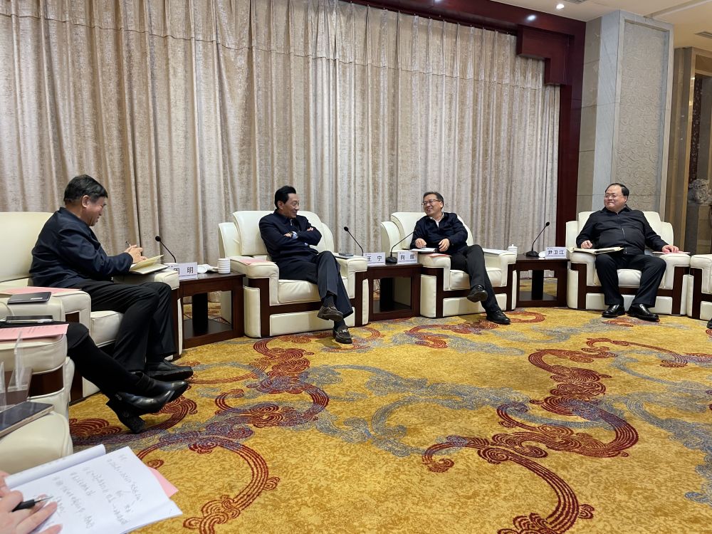 中国电子商会王宁会长一行赴沧州市考察交流