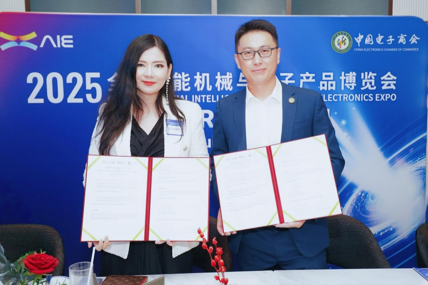 全球智能机械与电子产品博览会组委会与泰方达成战略合作，共启中泰智能产业新篇章
