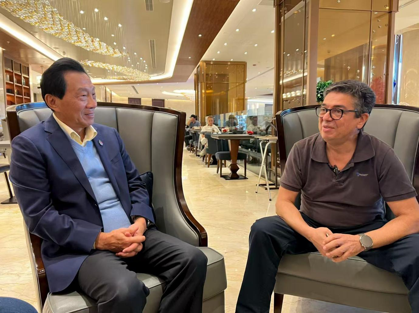 中国电子商会会长王宁同志拜会俄中友好协会副主席谢尔盖阁下