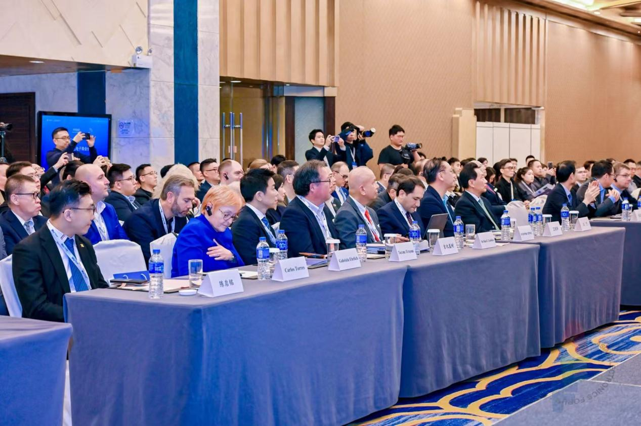 协同创新，智绘未来： 第十六届亚洲电子论坛共商AI时代发展新路径